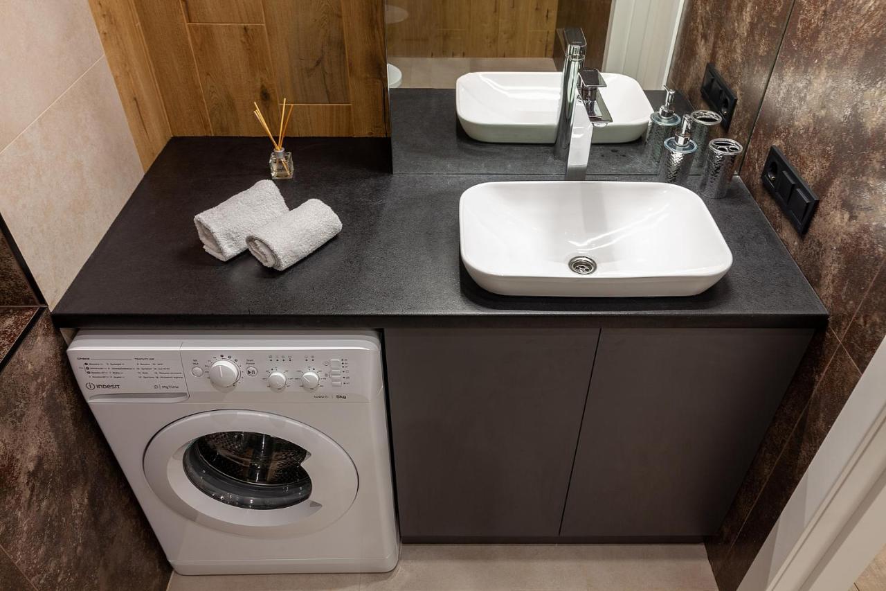 Royal Apartment On Leontovicha 7/2 Лвив Екстериор снимка