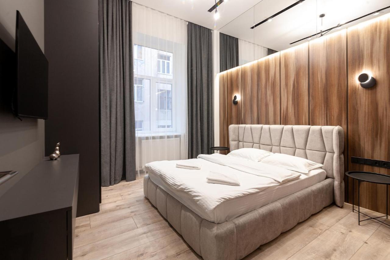 Royal Apartment On Leontovicha 7/2 Лвив Екстериор снимка