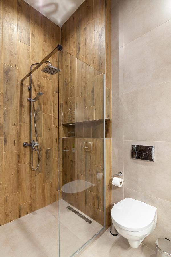 Royal Apartment On Leontovicha 7/2 Лвив Екстериор снимка