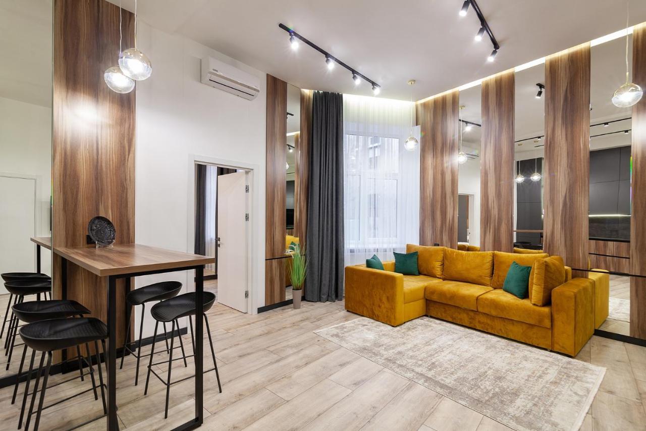 Royal Apartment On Leontovicha 7/2 Лвив Екстериор снимка